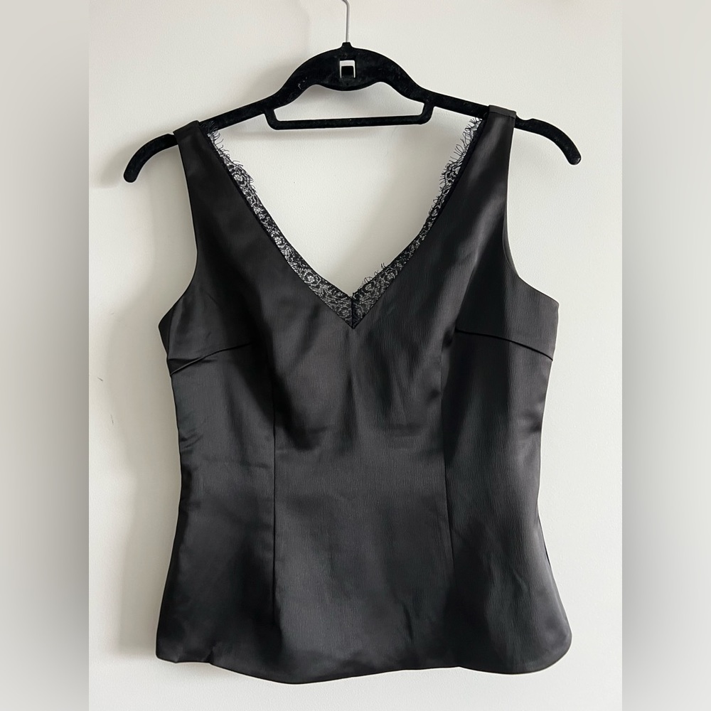 LOVE BONITO Sz S Black Lacey Shine Top US 4